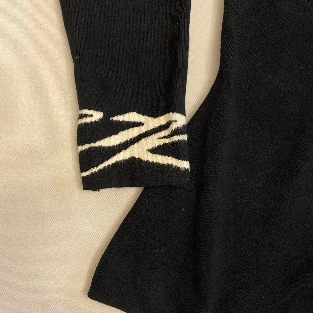 ANGELICA-VAL Women’s Cropped V-Neck Cardigan, M - Picture 3 of 5